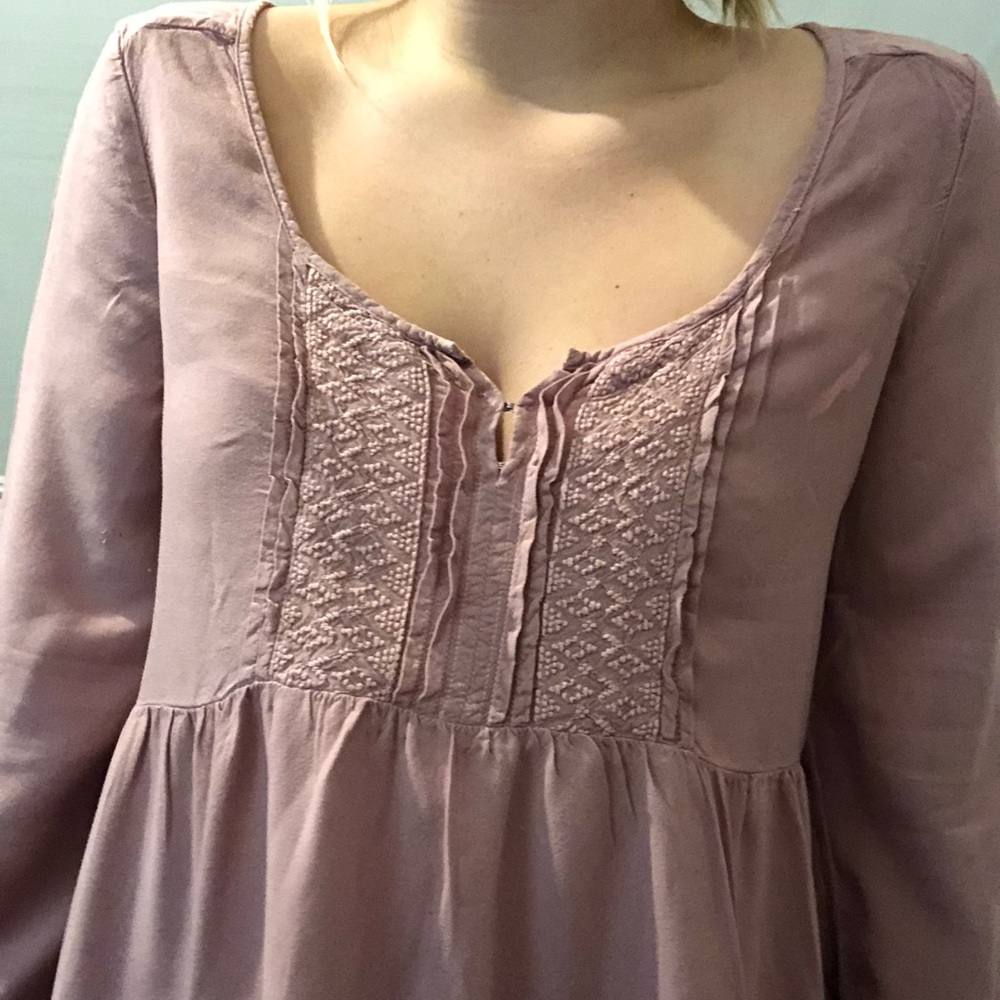 Size M, American Eagle purple blouse. Long sleeve!